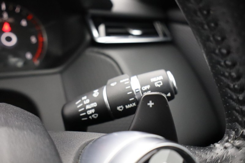 2018 (18) LAND ROVER RANGE ROVER VELAR 2.0 D180 S 5dr Auto 5317203