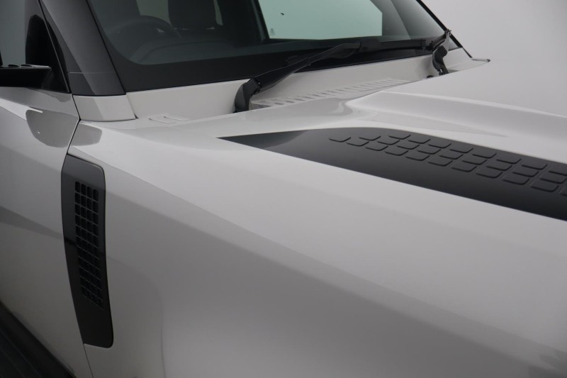 2025 (75) LAND ROVER DEFENDER 3.0 D350 X-Dynamic HSE 90 3dr Auto 5300112