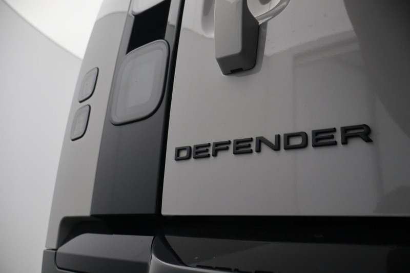 2025 (75) LAND ROVER DEFENDER 3.0 D350 X-Dynamic HSE 90 3dr Auto 5300072