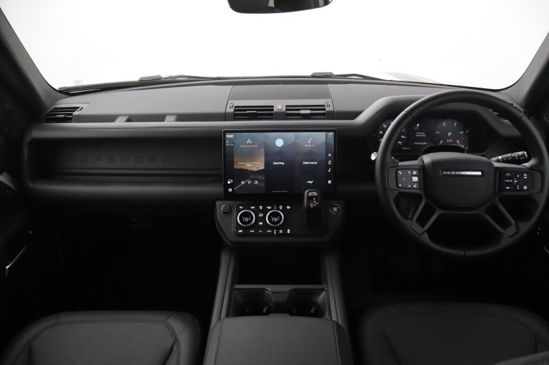 2025 (75) LAND ROVER DEFENDER 3.0 D350 X-Dynamic HSE 90 3dr Auto 5300084