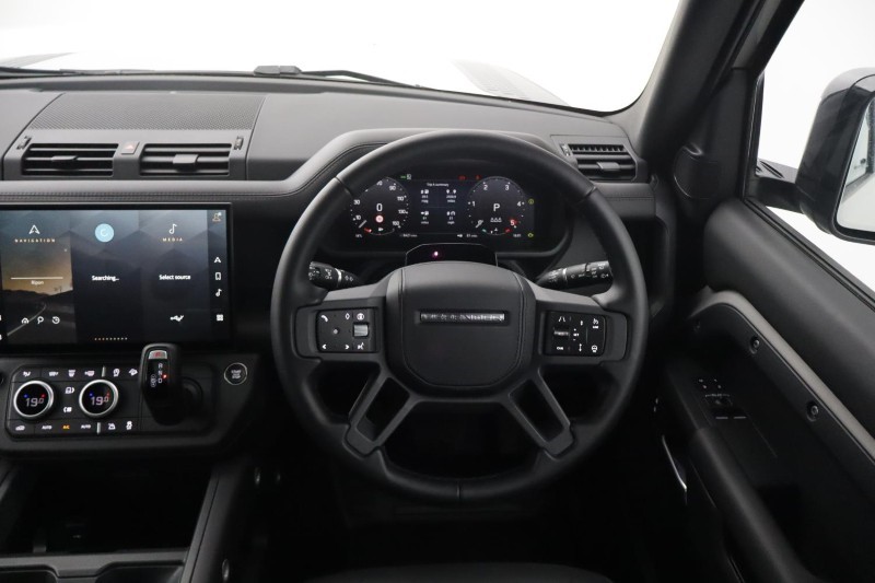 2025 (75) LAND ROVER DEFENDER 3.0 D350 X-Dynamic HSE 90 3dr Auto 5300088