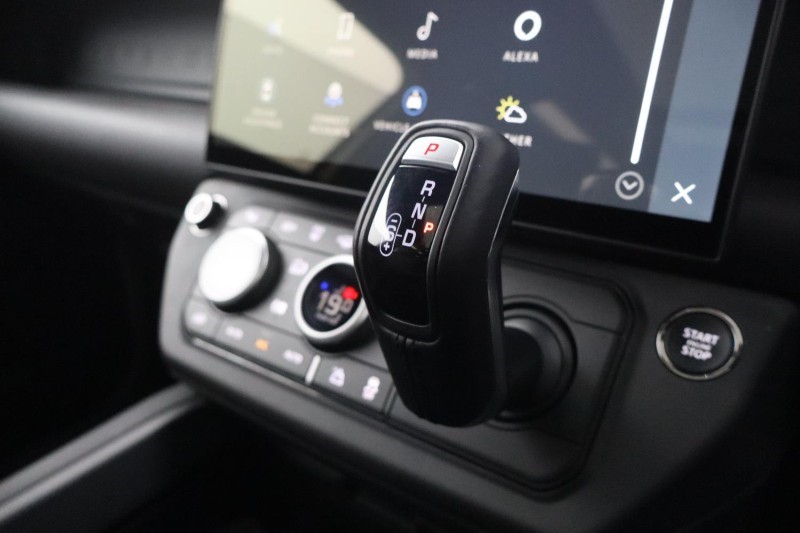 2025 (75) LAND ROVER DEFENDER 3.0 D350 X-Dynamic HSE 90 3dr Auto 5300106