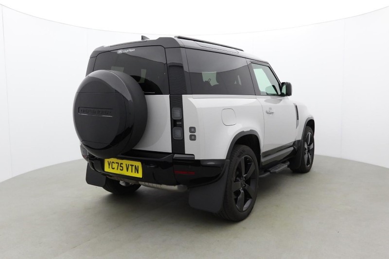 2025 (75) LAND ROVER DEFENDER 3.0 D350 X-Dynamic HSE 90 3dr Auto 5300066