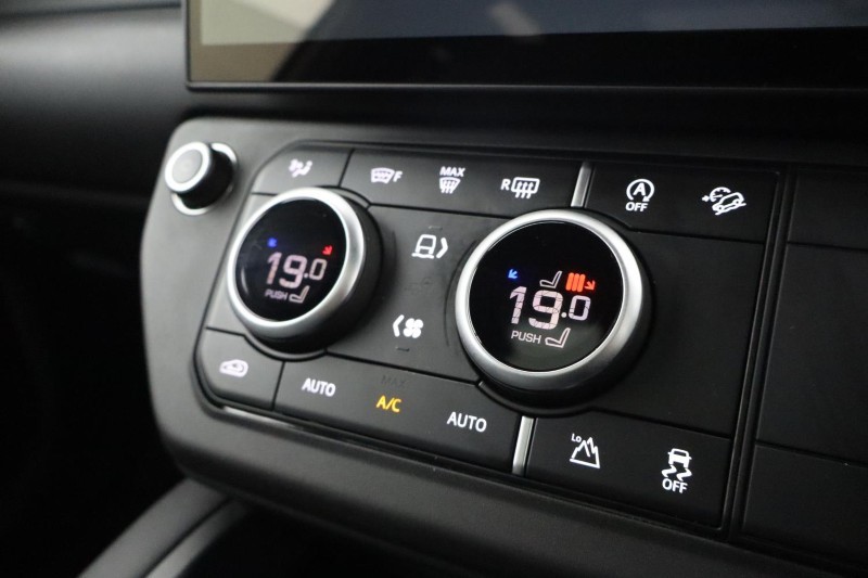 2025 (75) LAND ROVER DEFENDER 3.0 D350 X-Dynamic HSE 90 3dr Auto 5300105