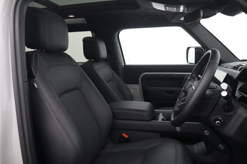 2025 (75) LAND ROVER DEFENDER 3.0 D350 X-Dynamic HSE 90 3dr Auto 5300094