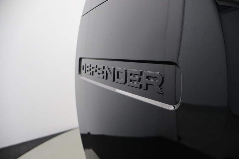 2025 (75) LAND ROVER DEFENDER 3.0 D350 X-Dynamic HSE 90 3dr Auto 5300071