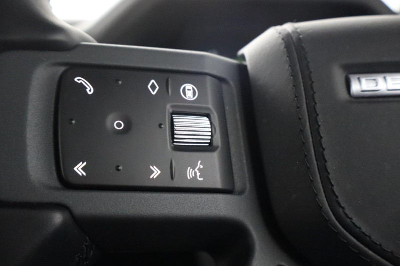 2025 (75) LAND ROVER DEFENDER 3.0 D350 X-Dynamic HSE 90 3dr Auto 5300111