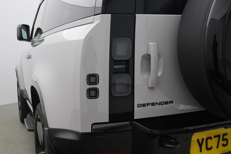2025 (75) LAND ROVER DEFENDER 3.0 D350 X-Dynamic HSE 90 3dr Auto 5300069