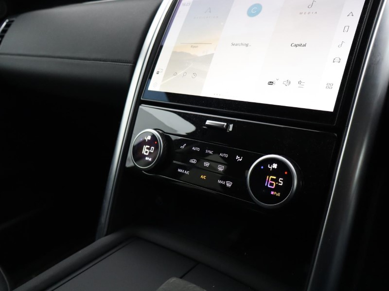 2022 (22) LAND ROVER DISCOVERY 3.0 D300 S 5dr Auto 5300329