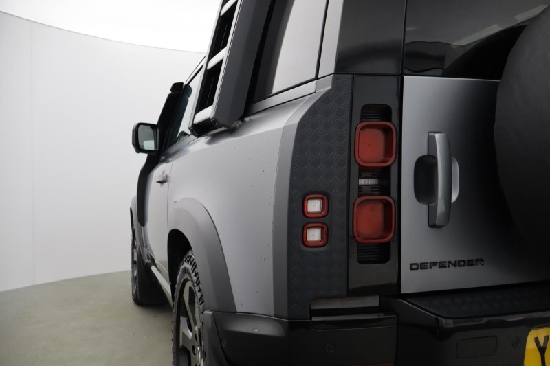 2024 (24) LAND ROVER COMMERCIAL DEFENDER 3.0 D300 Hard Top X-Dynamic HSE Auto 5332742