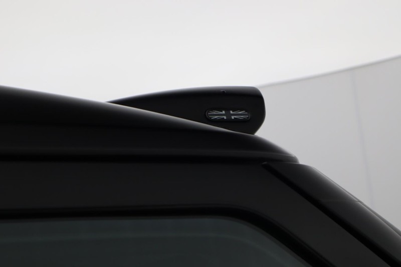 2024 (24) LAND ROVER COMMERCIAL DEFENDER 3.0 D300 Hard Top X-Dynamic HSE Auto 5332789