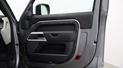 2024 (24) LAND ROVER COMMERCIAL DEFENDER 3.0 D300 Hard Top X-Dynamic HSE Auto 5332753