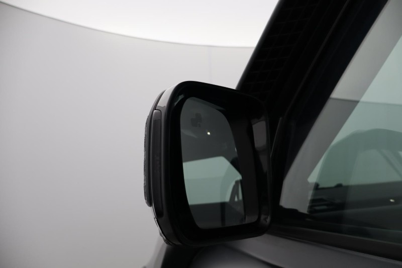 2024 (24) LAND ROVER COMMERCIAL DEFENDER 3.0 D300 Hard Top X-Dynamic HSE Auto 5332748