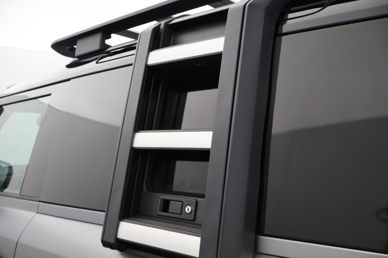 2024 (24) LAND ROVER COMMERCIAL DEFENDER 3.0 D300 Hard Top X-Dynamic HSE Auto 5332746