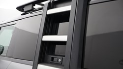 2024 (24) LAND ROVER COMMERCIAL DEFENDER 3.0 D300 Hard Top X-Dynamic HSE Auto 5332746