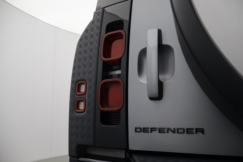 2024 (24) LAND ROVER COMMERCIAL DEFENDER 3.0 D300 Hard Top X-Dynamic HSE Auto 5332740