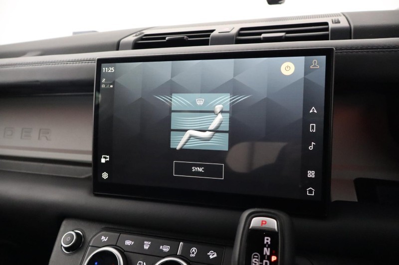 2024 (24) LAND ROVER COMMERCIAL DEFENDER 3.0 D300 Hard Top X-Dynamic HSE Auto 5332776