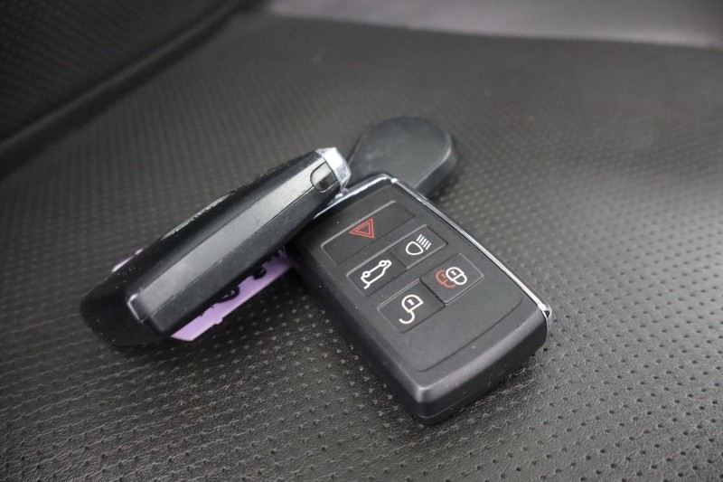 2024 (24) LAND ROVER DEFENDER 3.0 D250 X-Dynamic HSE 90 3dr Auto 5346213