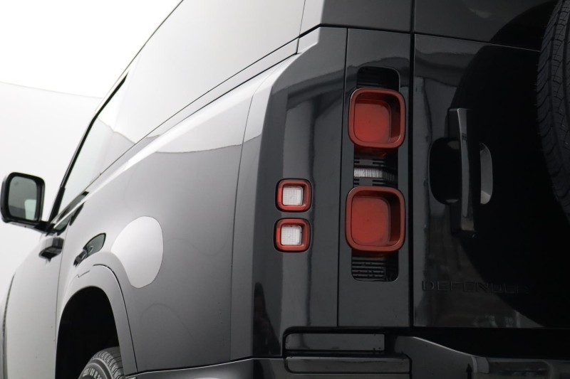 2024 (24) LAND ROVER DEFENDER 3.0 D250 X-Dynamic HSE 90 3dr Auto 5346167