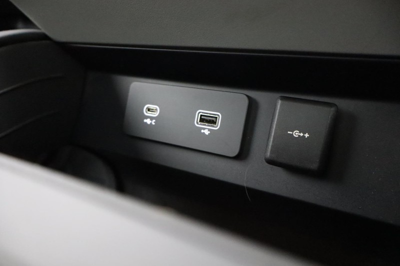 2024 (24) LAND ROVER DEFENDER 3.0 D250 X-Dynamic HSE 90 3dr Auto 5346209