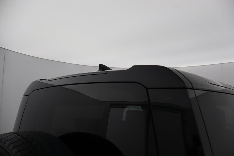 2024 (24) LAND ROVER DEFENDER 3.0 D250 X-Dynamic HSE 90 3dr Auto 5346227