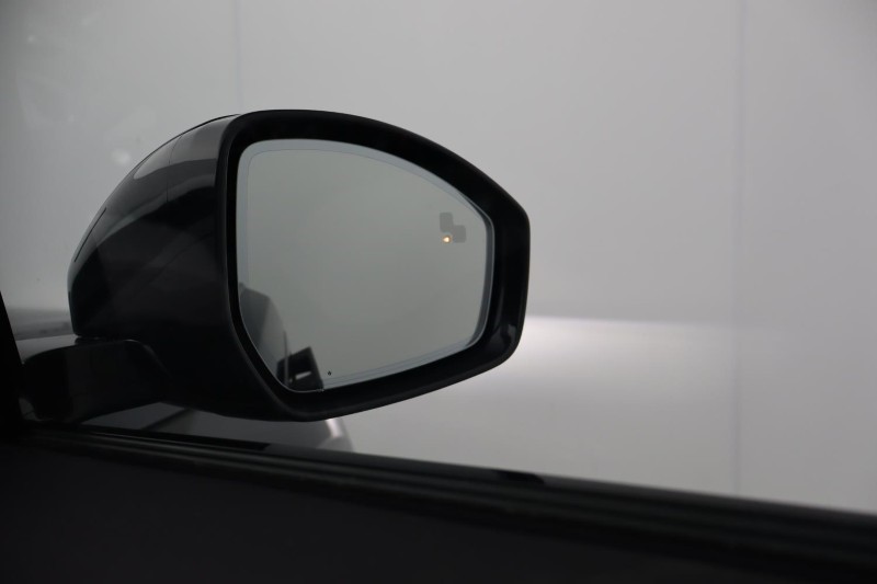 2024 (74) LAND ROVER RANGE ROVER VELAR 3.0 D300 MHEV Dynamic HSE 5dr Auto 5340108