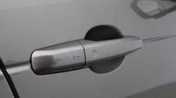 2024 (74) LAND ROVER DISCOVERY 3.0 D350 Dynamic HSE 5dr Auto 5333036