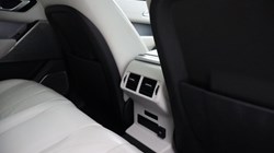 2021 (21) LAND ROVER RANGE ROVER VELAR 2.0 D200 R-Dynamic HSE 5dr Auto 5402565