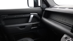2022 (72) LAND ROVER DEFENDER 5.0 P525 V8 90 3dr Auto 5397758