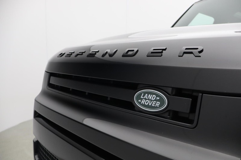 2022 (72) LAND ROVER DEFENDER 5.0 P525 V8 90 3dr Auto 5397711