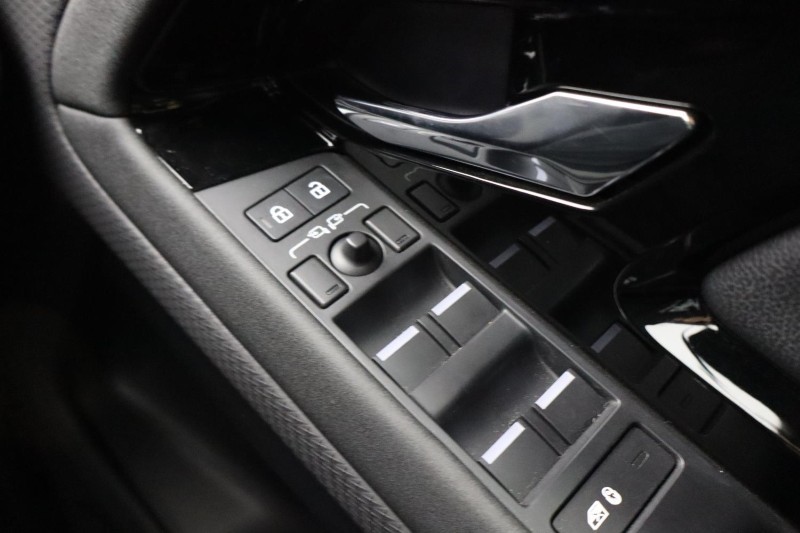 2023 (73) LAND ROVER RANGE ROVER EVOQUE 2.0 D200 R-Dynamic S 5dr Auto 5337223