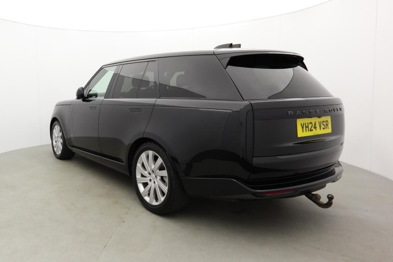 2024 (24) LAND ROVER RANGE ROVER 3.0 D300 SE 4dr Auto