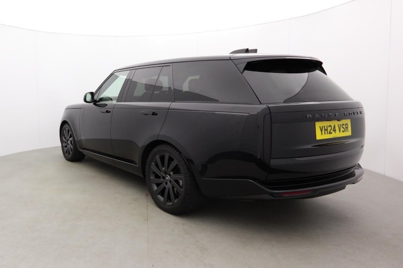 2024 (24) LAND ROVER RANGE ROVER 3.0 D300 SE 4dr Auto