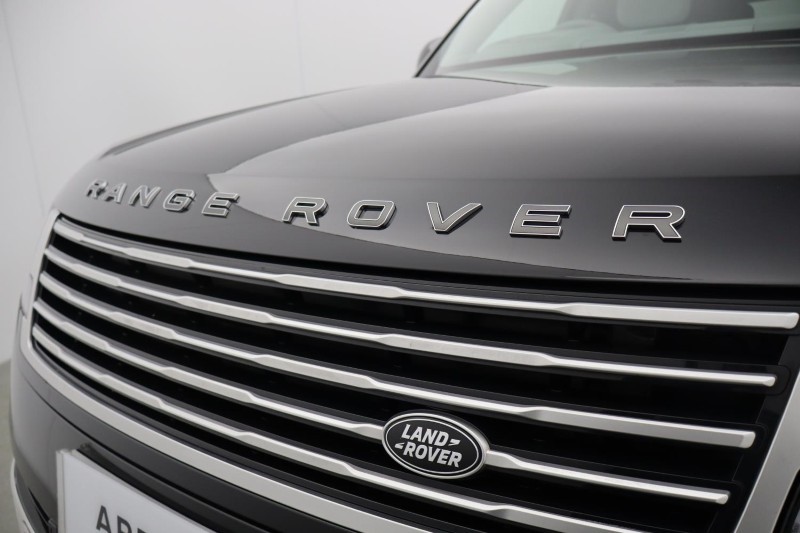 2025 (25) LAND ROVER RANGE ROVER 4.4 P615 V8 SV LWB 4dr Auto 5395404