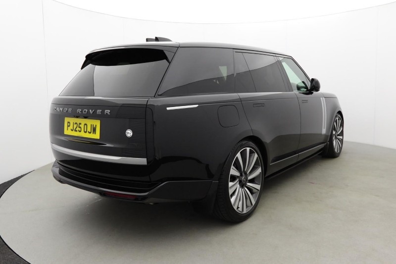 2025 (25) LAND ROVER RANGE ROVER 4.4 P615 V8 SV LWB 4dr Auto 5395328