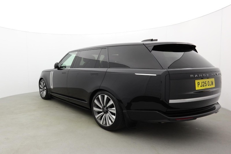 2025 (25) LAND ROVER RANGE ROVER 4.4 P615 V8 SV LWB 4dr Auto 1