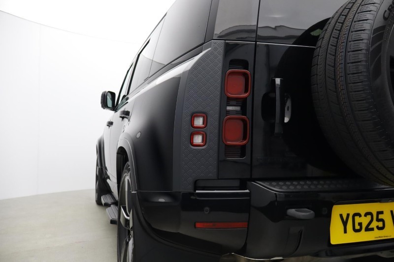2025 (25) LAND ROVER COMMERCIAL DEFENDER 3.0 D350 Hard Top X-Dynamic HSE Auto [3 Seat] 5406314