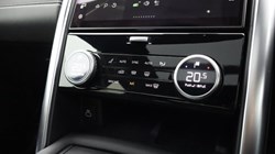 2022 (22) LAND ROVER DISCOVERY 3.0 D300 R-Dynamic SE 5dr Auto 5423476