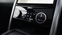 2021 (71) LAND ROVER DISCOVERY 3.0 D250 R-Dynamic SE 5dr Auto 5420005