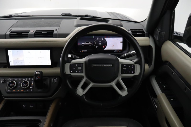 2021 (21) LAND ROVER DEFENDER 3.0 D300 X-Dynamic HSE 110 5dr Auto 5411910