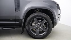 2021 (21) LAND ROVER DEFENDER 3.0 D300 X-Dynamic HSE 110 5dr Auto 5411898