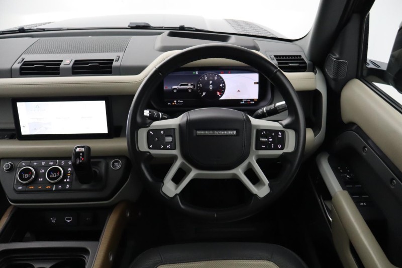 2021 (21) LAND ROVER DEFENDER 3.0 D300 X-Dynamic HSE 110 5dr Auto 5411909