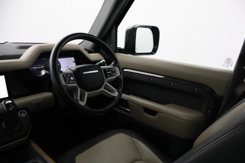 2021 (21) LAND ROVER DEFENDER 3.0 D300 X-Dynamic HSE 110 5dr Auto 5411914