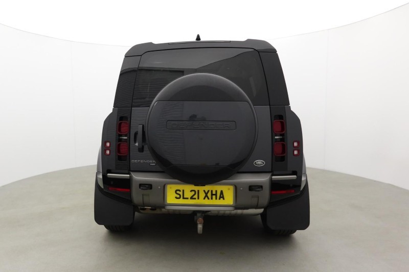 2021 (21) LAND ROVER DEFENDER 3.0 D300 X-Dynamic HSE 110 5dr Auto 5411865