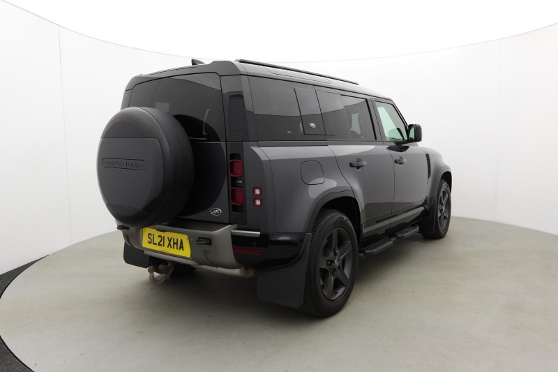 2021 (21) LAND ROVER DEFENDER 3.0 D300 X-Dynamic HSE 110 5dr Auto 5411868
