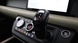 2021 (21) LAND ROVER DEFENDER 3.0 D300 X-Dynamic HSE 110 5dr Auto 5411924