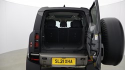 2021 (21) LAND ROVER DEFENDER 3.0 D300 X-Dynamic HSE 110 5dr Auto 5411875