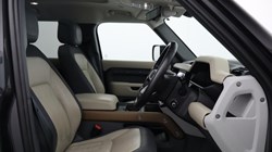2021 (21) LAND ROVER DEFENDER 3.0 D300 X-Dynamic HSE 110 5dr Auto 5411916