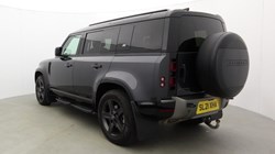 2021 (21) LAND ROVER DEFENDER 3.0 D300 X-Dynamic HSE 110 5dr Auto 5411869