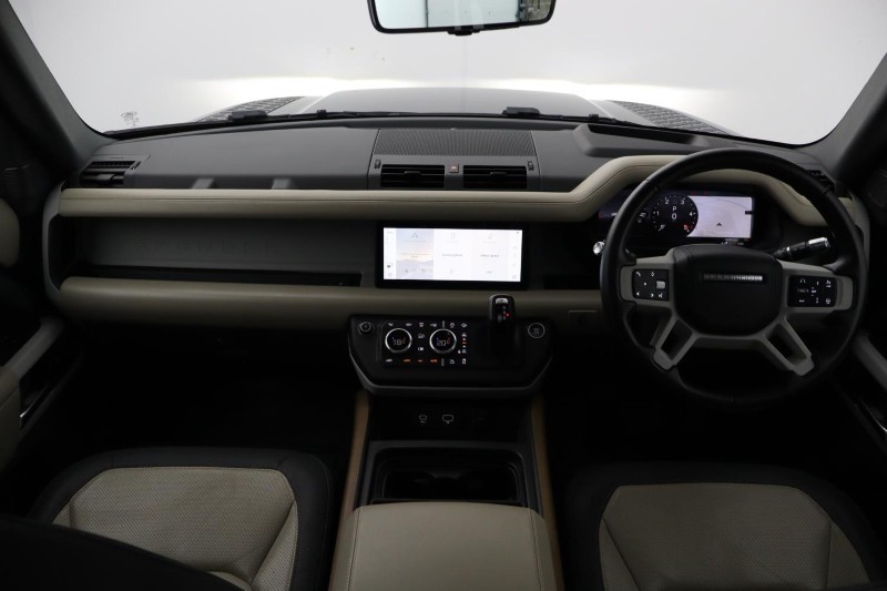 2021 (21) LAND ROVER DEFENDER 3.0 D300 X-Dynamic HSE 110 5dr Auto 5411906